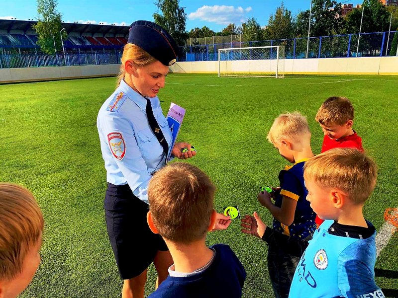 В спортивных секциях Подмосковья сотрудники Госавтоинспекции проводят «минутки безопасности»